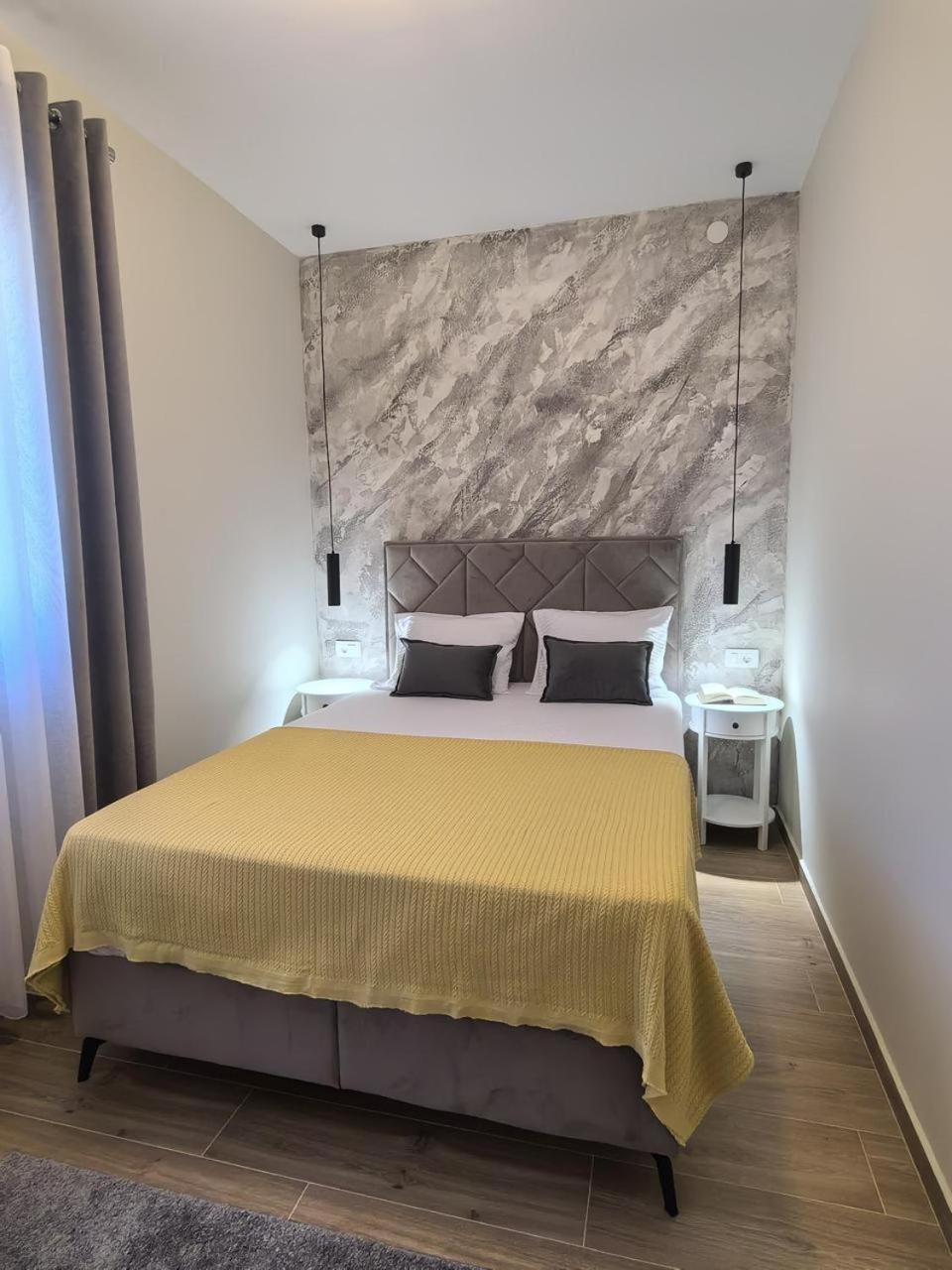 Sunny Hill - Parking - Fenced Garden - Luxury Loft Appartement Kotor Buitenkant foto