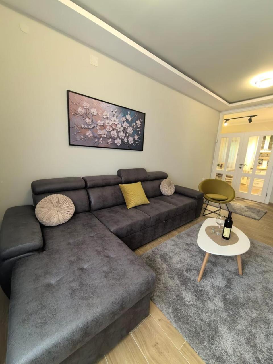 Sunny Hill - Parking - Fenced Garden - Luxury Loft Appartement Kotor Buitenkant foto