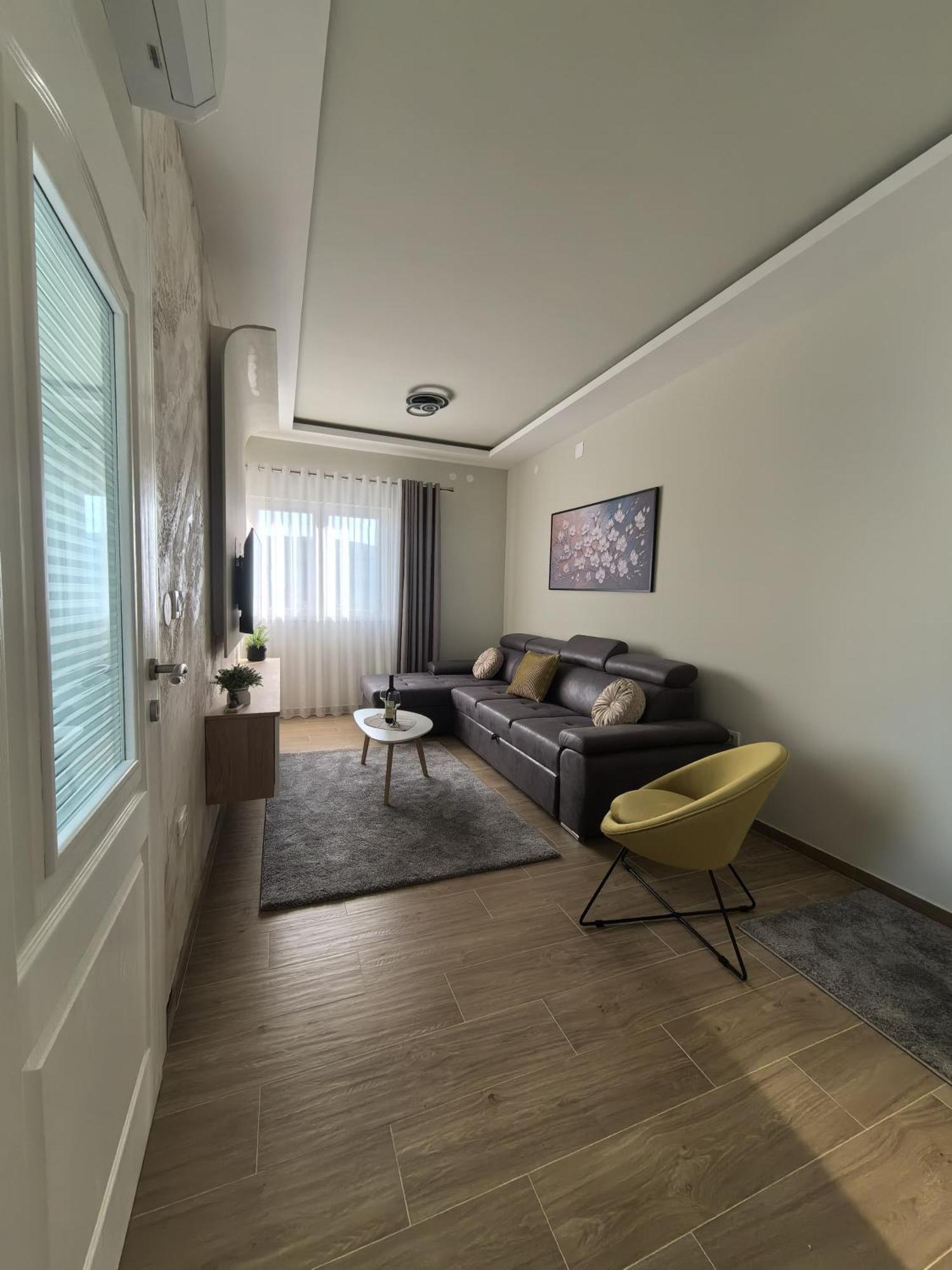 Sunny Hill - Parking - Fenced Garden - Luxury Loft Appartement Kotor Buitenkant foto