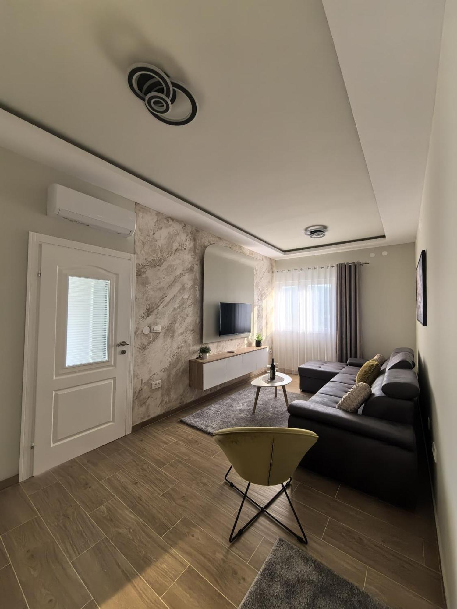 Sunny Hill - Parking - Fenced Garden - Luxury Loft Appartement Kotor Buitenkant foto